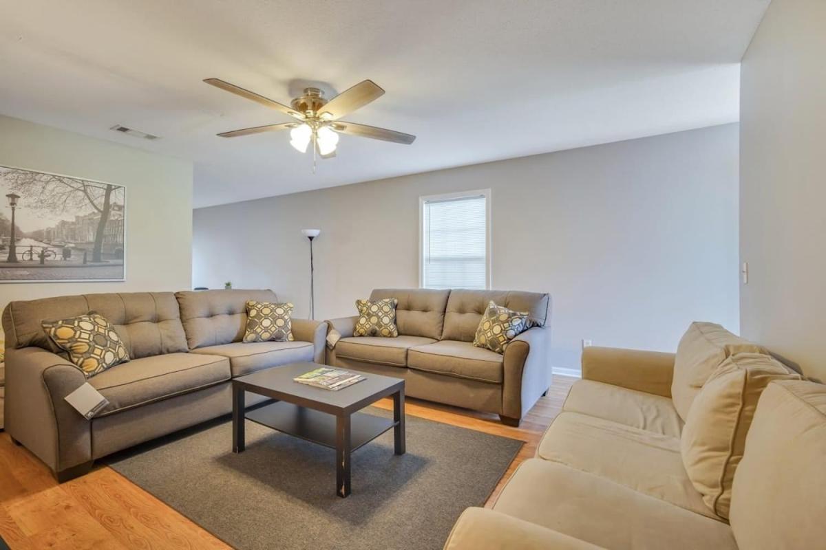Charming Gray Home- 5 Mins From Gsu! Statesboro Exterior photo